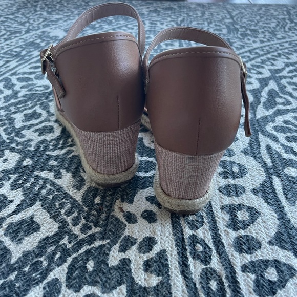 Heels - Picture 2 of 5